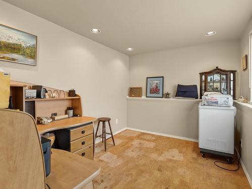 854 Gleneagles Drive, Kamloops, BC - Indoor Photo Showing Laundry Room