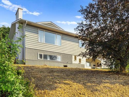 854 Gleneagles Drive, Kamloops, BC - Outdoor