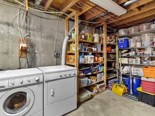 854 Gleneagles Drive, Kamloops, BC - Indoor Photo Showing Laundry Room