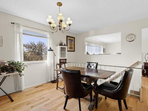 854 Gleneagles Drive, Kamloops, BC - Indoor Photo Showing Dining Room