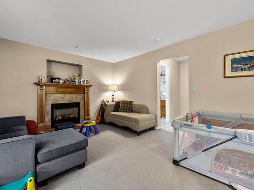 1129 Crestline Street, Kamloops, BC - Indoor Photo Showing Living Room With Fireplace