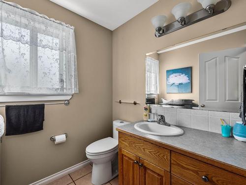 1129 Crestline Street, Kamloops, BC - Indoor Photo Showing Bathroom