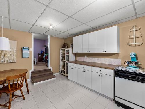 1129 Crestline Street, Kamloops, BC - Indoor Photo Showing Kitchen