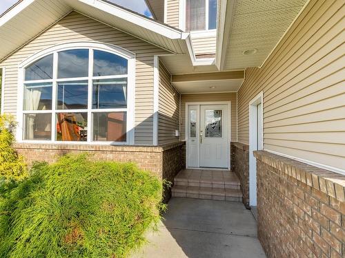 1129 Crestline Street, Kamloops, BC - Indoor Photo Showing Garage