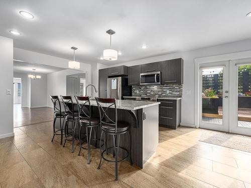 588 Tunstall Cres, Kamloops, BC - Indoor Photo Showing Kitchen With Upgraded Kitchen