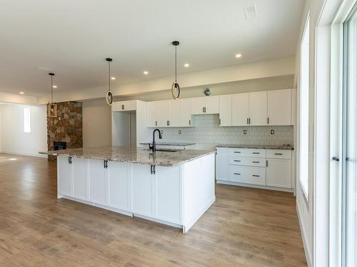 6511 Savona Access Rd, Kamloops, BC - Indoor Photo Showing Kitchen With Upgraded Kitchen