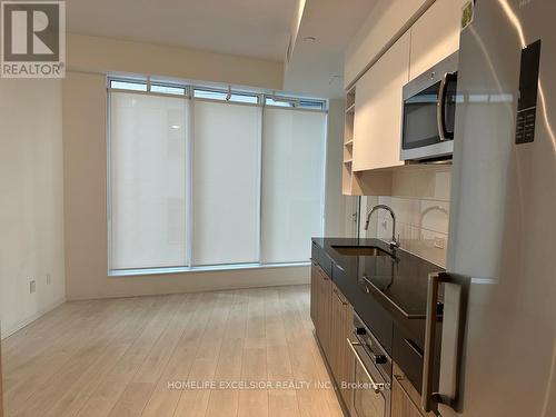 508 - 68 Shuter Street, Toronto, ON - Indoor Photo Showing Kitchen