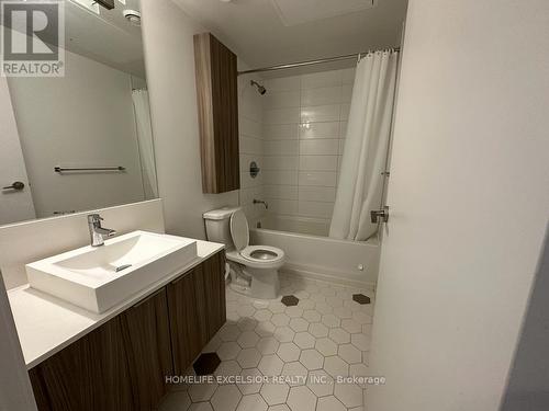 508 - 68 Shuter Street, Toronto, ON - Indoor Photo Showing Bathroom