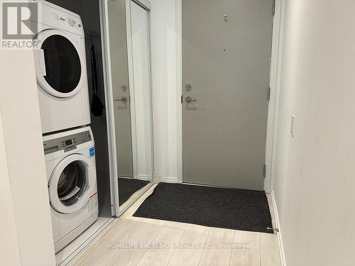 508 - 68 Shuter Street, Toronto, ON - Indoor Photo Showing Laundry Room