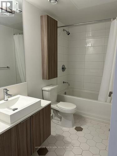 508 - 68 Shuter Street, Toronto, ON - Indoor Photo Showing Bathroom