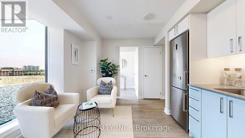 801 - 38 Monte Kwinter Court, Toronto (Clanton Park), ON - Indoor Photo Showing Kitchen