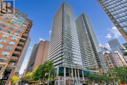 2507 - 37 Grosvenor Street, Toronto (Bay Street Corridor), ON - Outdoor With Facade