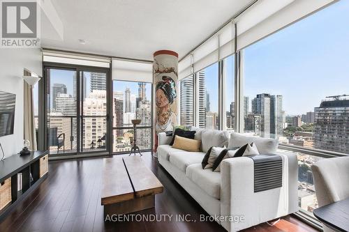 2507 - 37 Grosvenor Street, Toronto (Bay Street Corridor), ON - Indoor Photo Showing Living Room