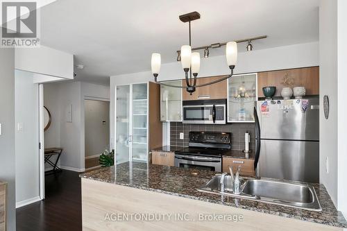 2507 - 37 Grosvenor Street, Toronto (Bay Street Corridor), ON - Indoor Photo Showing Kitchen With Double Sink