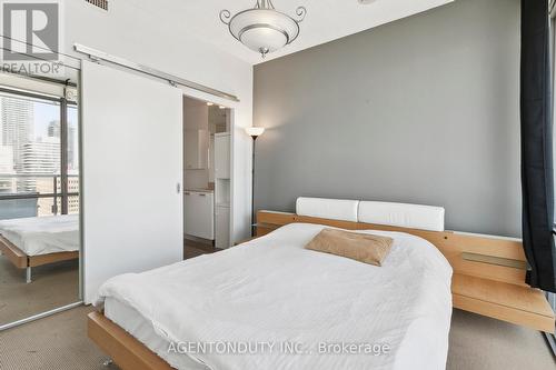 2507 - 37 Grosvenor Street, Toronto (Bay Street Corridor), ON - Indoor Photo Showing Bedroom