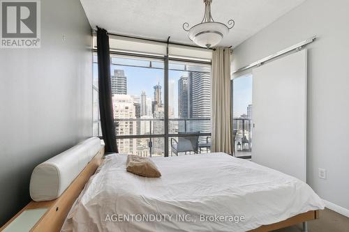 2507 - 37 Grosvenor Street, Toronto (Bay Street Corridor), ON - Indoor Photo Showing Bedroom