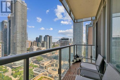 2507 - 37 Grosvenor Street, Toronto (Bay Street Corridor), ON - Outdoor