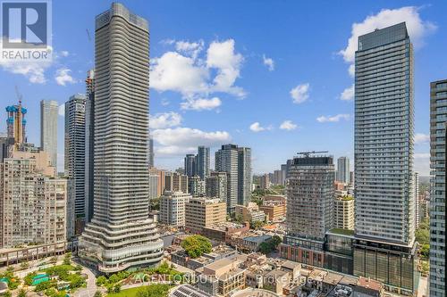 2507 - 37 Grosvenor Street, Toronto (Bay Street Corridor), ON - Outdoor With Facade