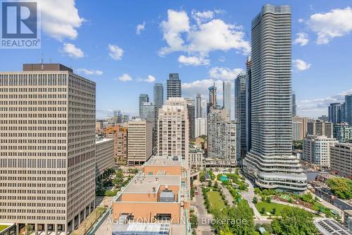 2507 - 37 Grosvenor Street, Toronto (Bay Street Corridor), ON - Outdoor With Facade