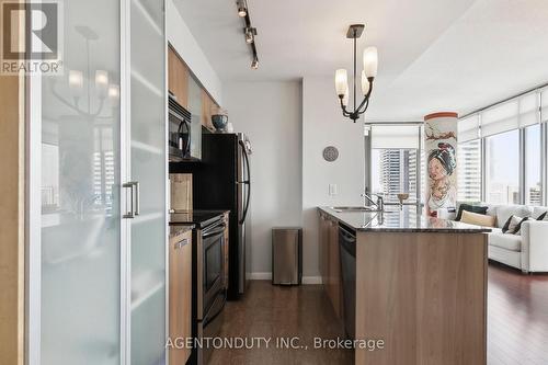 2507 - 37 Grosvenor Street, Toronto (Bay Street Corridor), ON - Indoor Photo Showing Kitchen With Upgraded Kitchen