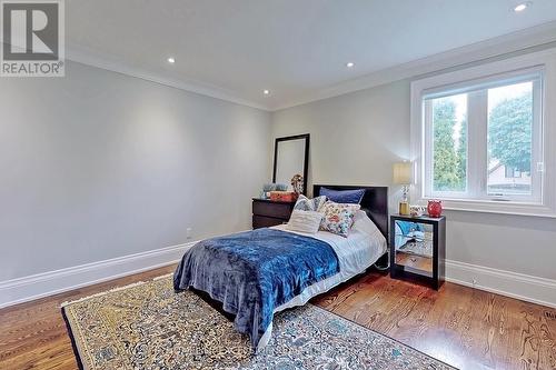 141 Cambridge Crescent, Richmond Hill, ON - Indoor Photo Showing Bedroom