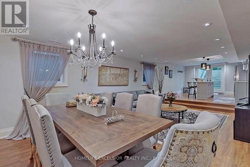 141 Cambridge Crescent, Richmond Hill, ON - Indoor Photo Showing Dining Room