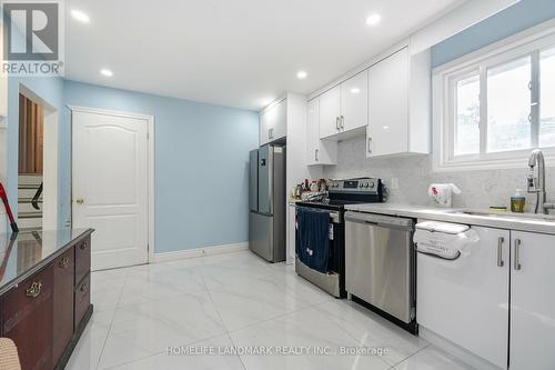 32 Markhaven Road, Markham (Unionville), ON - Indoor Photo Showing Kitchen