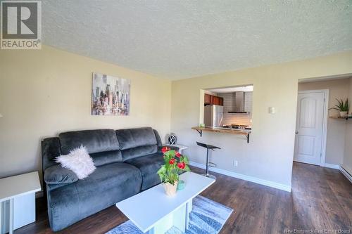 250 Raymond, Bathurst, NB - Indoor Photo Showing Living Room