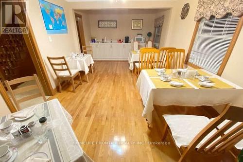 6257 Dunn Street, Niagara Falls, ON - Indoor Photo Showing Dining Room