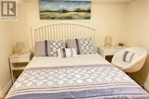 6257 Dunn Street, Niagara Falls, ON - Indoor Photo Showing Bedroom