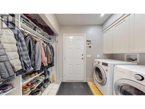 388 Road 10 Road, Oliver, BC - Indoor Photo Showing Laundry Room