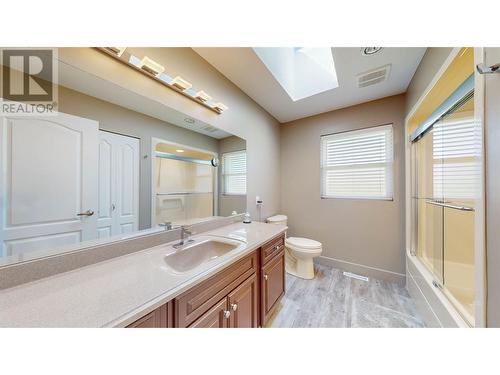 388 Road 10 Road, Oliver, BC - Indoor Photo Showing Bathroom