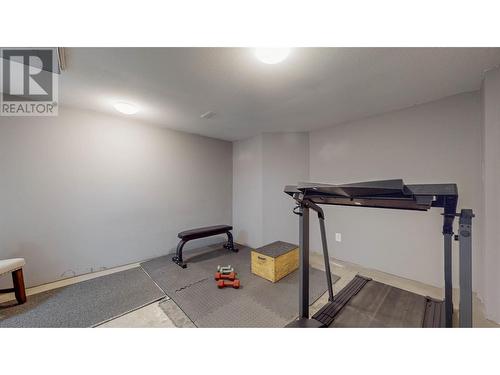 388 Road 10 Road, Oliver, BC - Indoor Photo Showing Gym Room