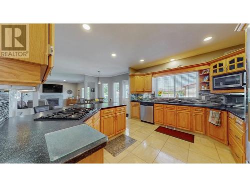 388 Road 10 Road, Oliver, BC - Indoor Photo Showing Kitchen