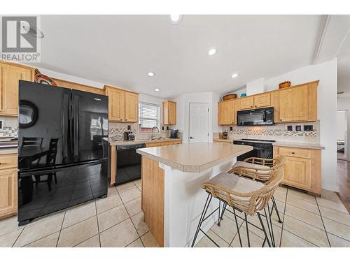 2440 Old Okanagan Highway Unit# 606, West Kelowna, BC - Indoor Photo Showing Kitchen