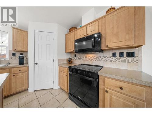 2440 Old Okanagan Highway Unit# 606, West Kelowna, BC - Indoor Photo Showing Kitchen