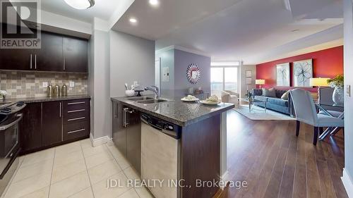 2525 - 500 Doris Avenue, Toronto (Willowdale East), ON - Indoor Photo Showing Kitchen With Double Sink