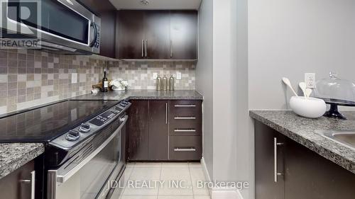 2525 - 500 Doris Avenue, Toronto (Willowdale East), ON - Indoor Photo Showing Kitchen