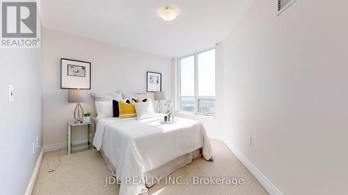 2525 - 500 Doris Avenue, Toronto (Willowdale East), ON - Indoor Photo Showing Bedroom