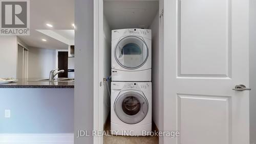 2525 - 500 Doris Avenue, Toronto (Willowdale East), ON - Indoor Photo Showing Laundry Room