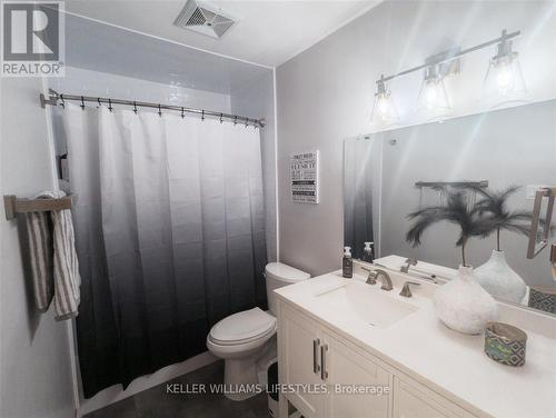 203 - 75 Huxley Street, London, ON - Indoor Photo Showing Bathroom