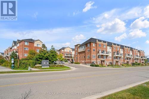 3 - 43 Hays Boulevard, Oakville, ON - Outdoor With Facade