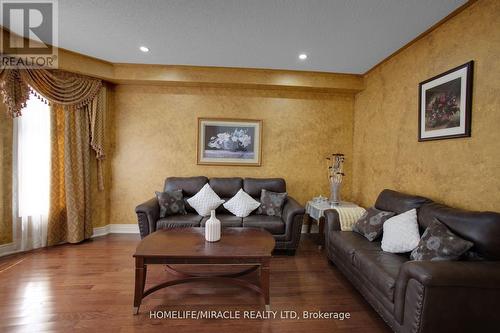 16 Yellow Pine Road, Brampton, ON - Indoor Photo Showing Living Room