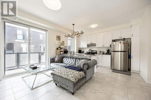 33 - 33 Summer Wind Lane, Brampton (Northwest Brampton), ON - Indoor Photo Showing Kitchen