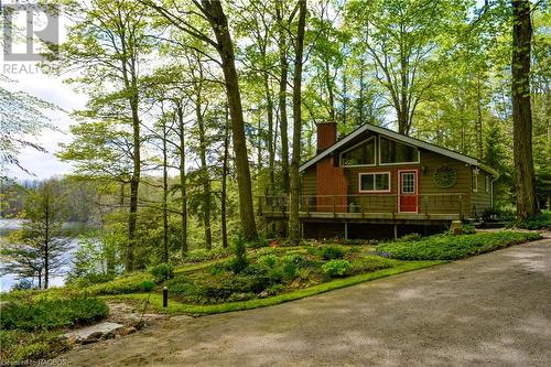 583301 60 Sideroad, Chatsworth, ON - Outdoor With Deck Patio Veranda