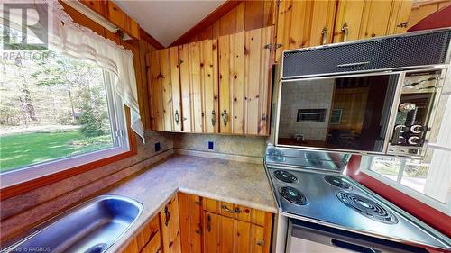 583301 60 Sideroad, Chatsworth, ON - Indoor Photo Showing Kitchen