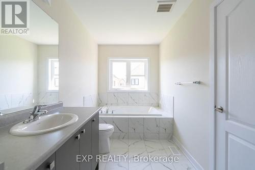 219 Aviron Crescent, Welland, ON - Indoor Photo Showing Bathroom