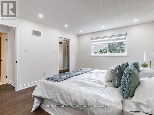 46 Kingknoll Drive, Brampton (Fletcher'S Creek South), ON - Indoor Photo Showing Bedroom