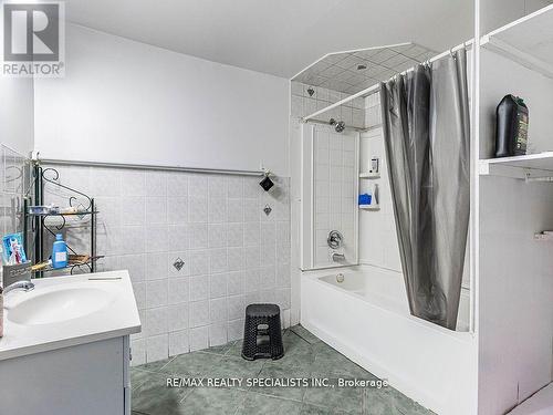 46 Kingknoll Drive, Brampton (Fletcher'S Creek South), ON - Indoor Photo Showing Bathroom