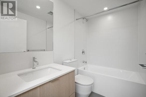 1604 318 Alderson Avenue, Coquitlam, BC - Indoor Photo Showing Bathroom